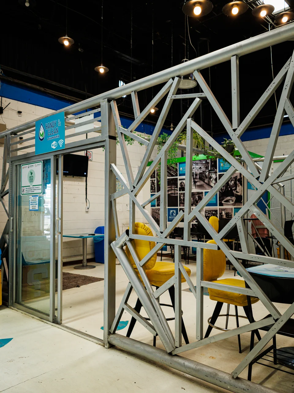 Espacio y equipos de Handy & Clean Lavandería
