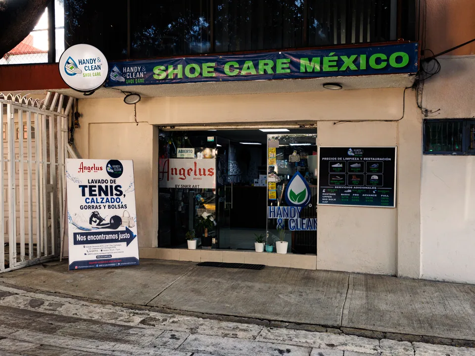 Fachada de Shoe Care Lindavista
